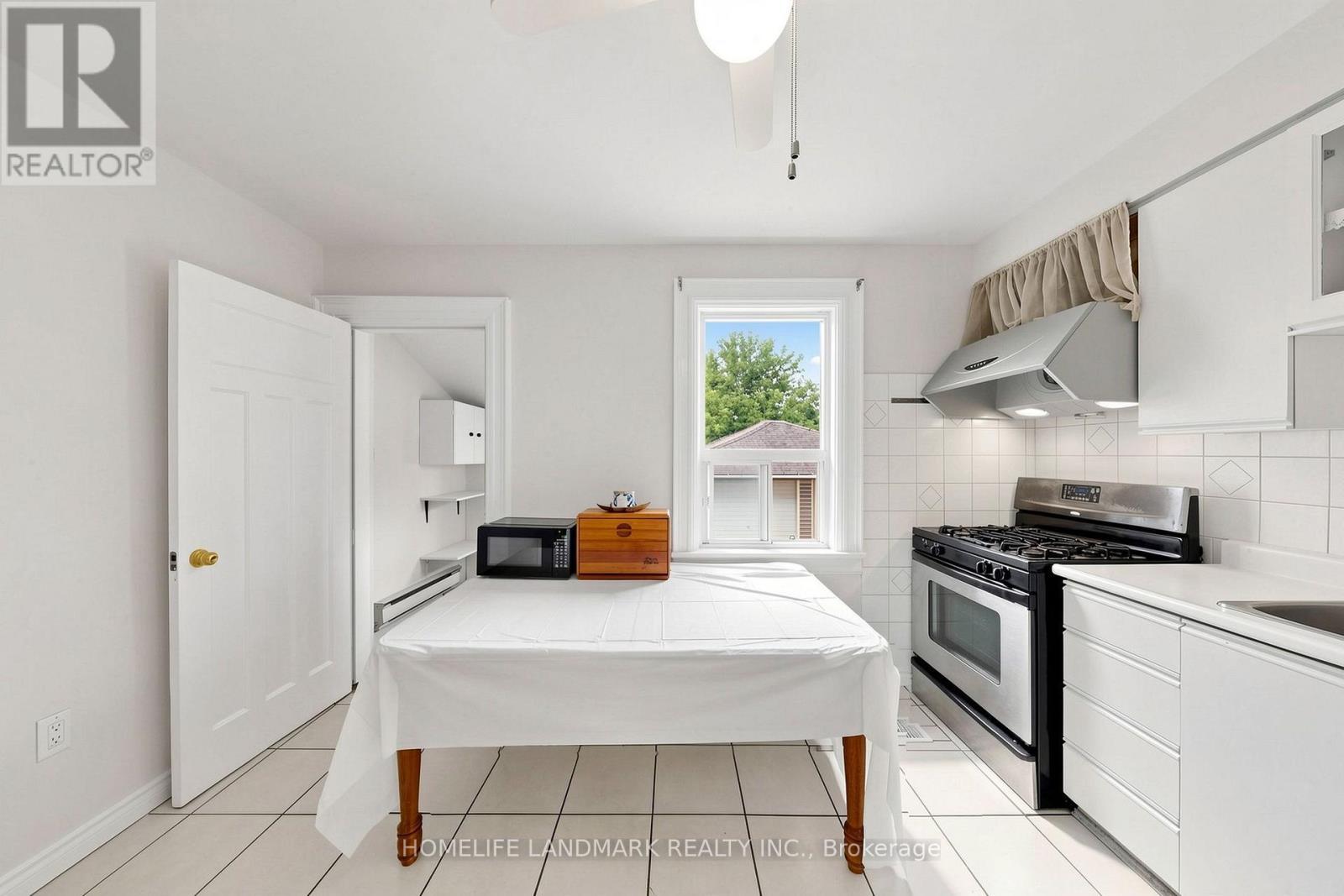 484 Glenholme Avenue, Toronto, ON - Indoor Photo Showing Kitchen
