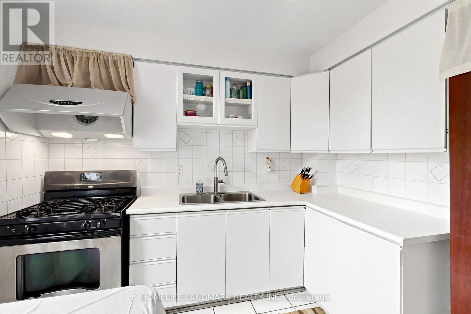 484 Glenholme Avenue, Toronto, ON - Indoor Photo Showing Kitchen With Double Sink