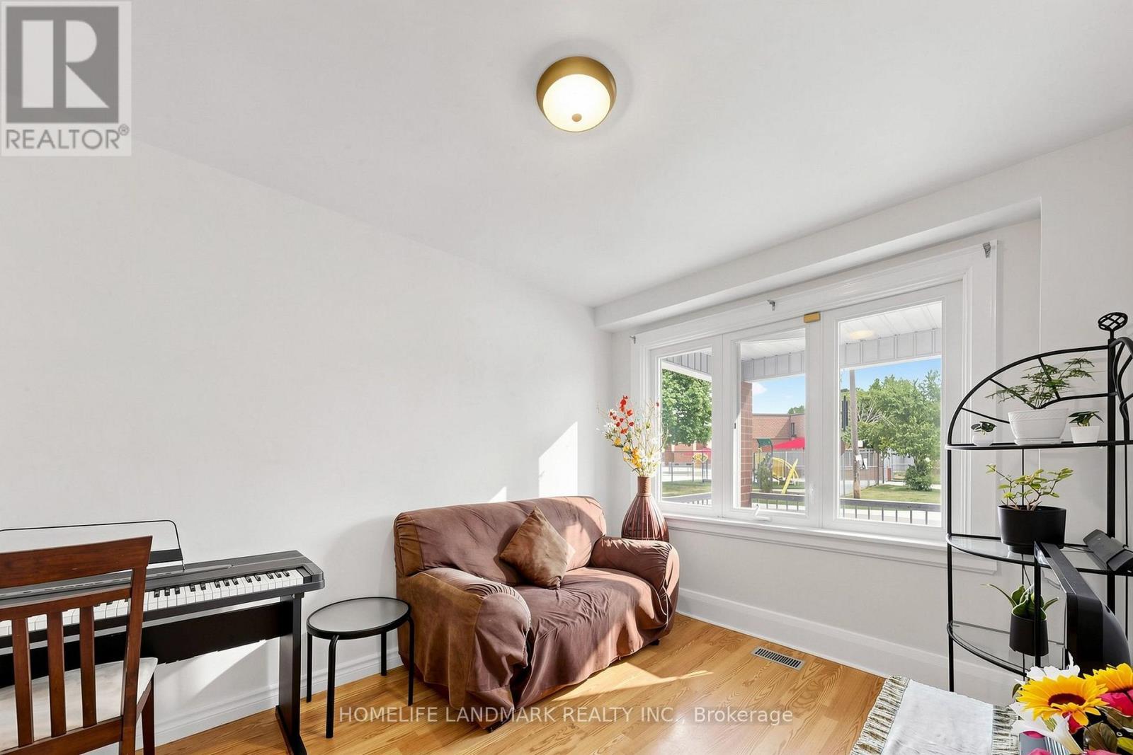 484 Glenholme Avenue, Toronto, ON - Indoor Photo Showing Bedroom
