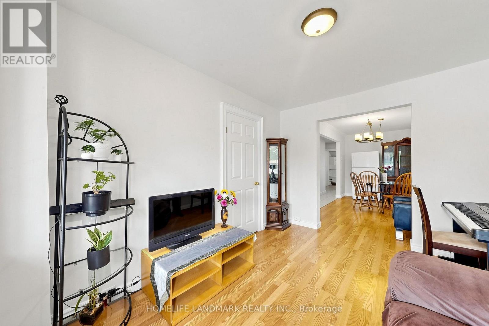 484 Glenholme Avenue, Toronto, ON - Indoor