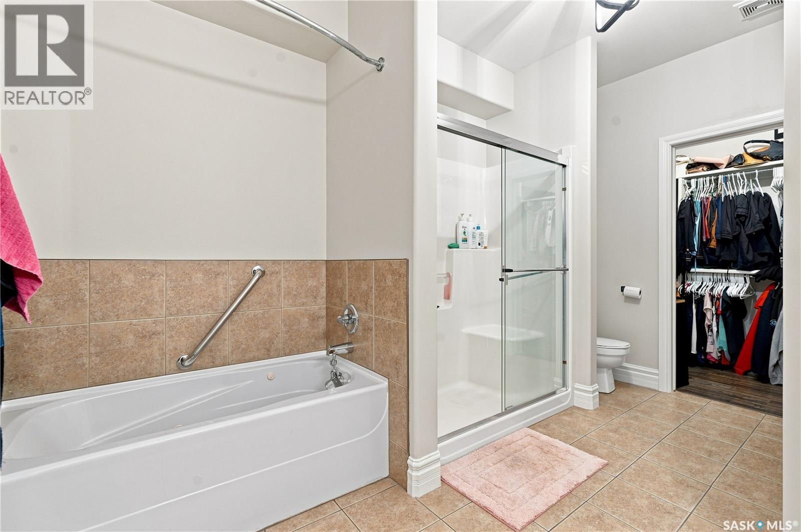 102 Brookdale Crescent, Saskatoon, SK - Indoor Photo Showing Bathroom