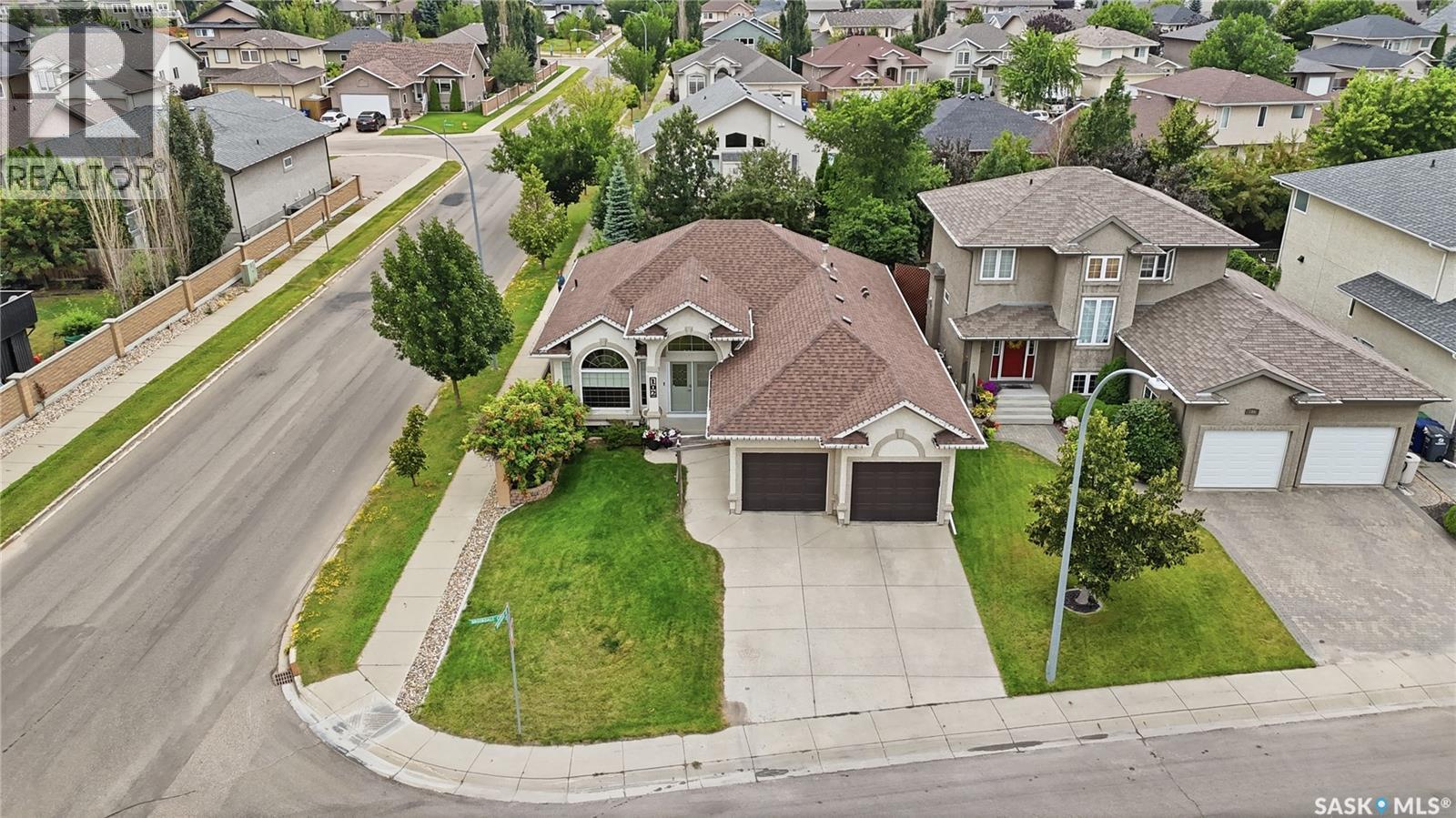 102 Brookdale Crescent, Saskatoon, SK - Outdoor With Facade