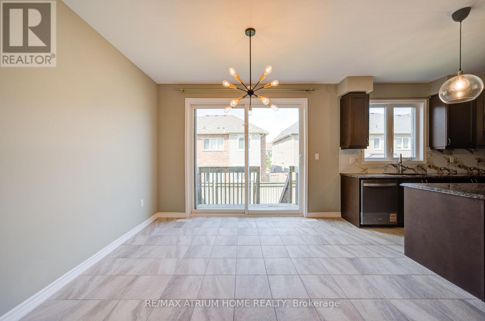 396 Thomas Phillips Drive, Aurora, ON - Indoor
