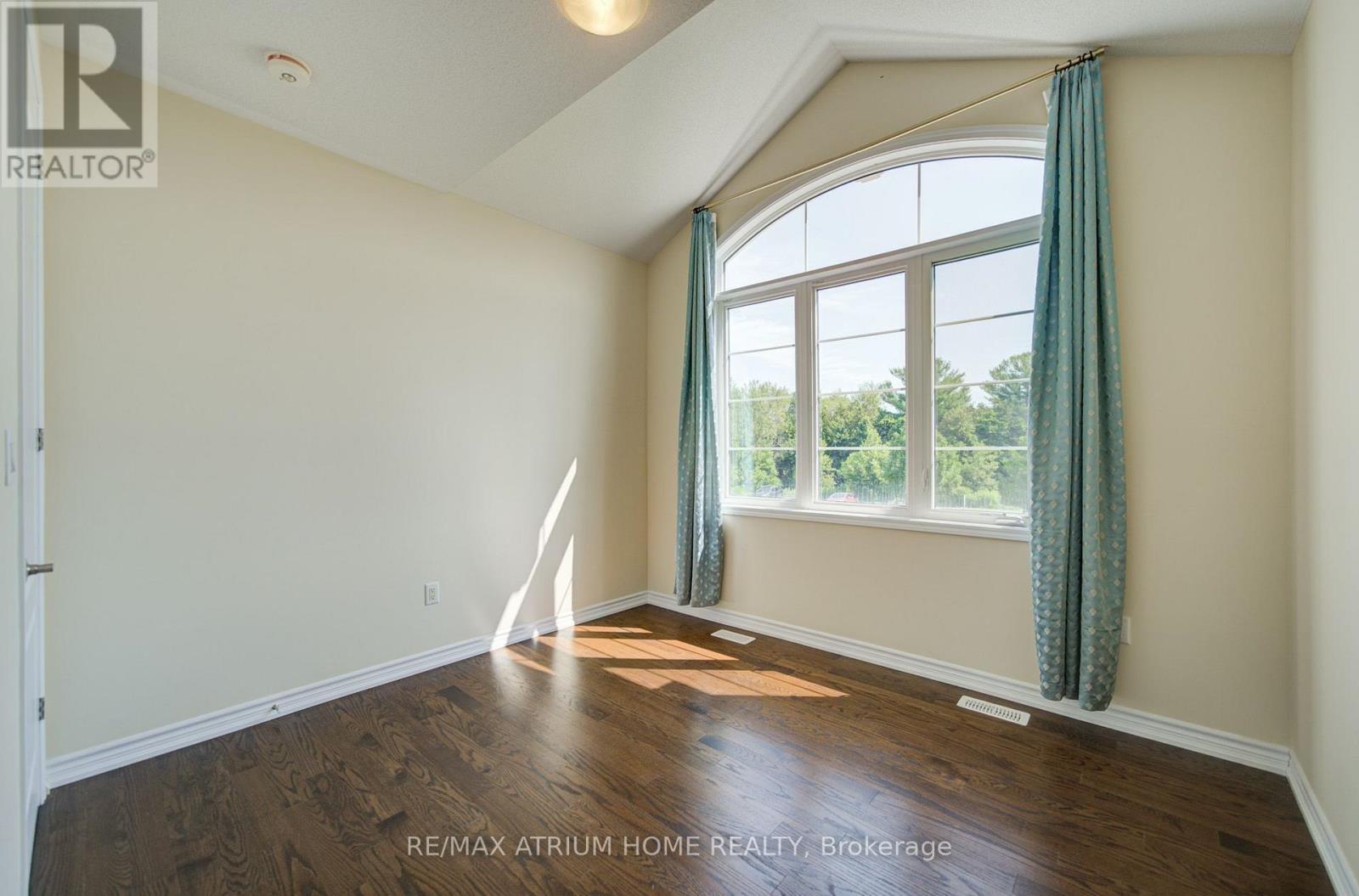 396 Thomas Phillips Drive, Aurora, ON - Indoor Photo Showing Other Room