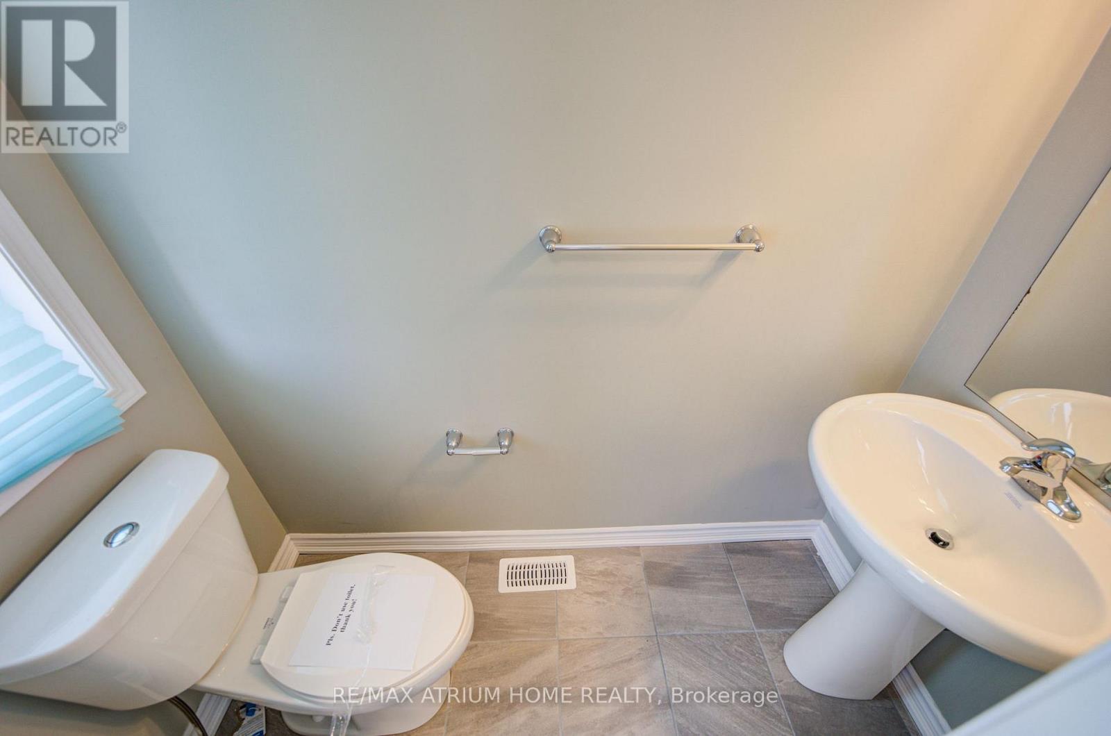 396 Thomas Phillips Drive, Aurora, ON - Indoor Photo Showing Bathroom