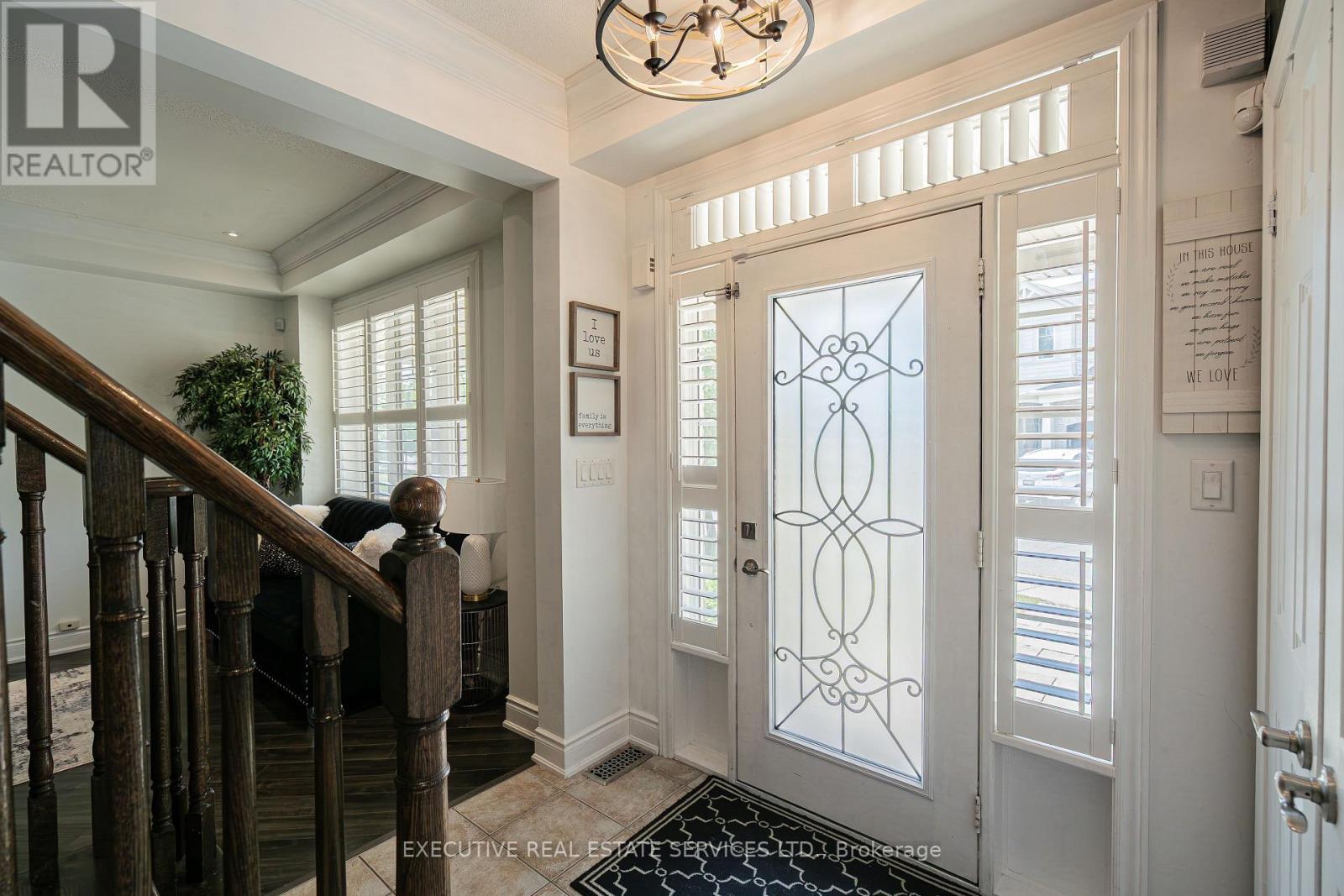 2 Nectarlane Avenue, Caledon, ON - Indoor Photo Showing Other Room