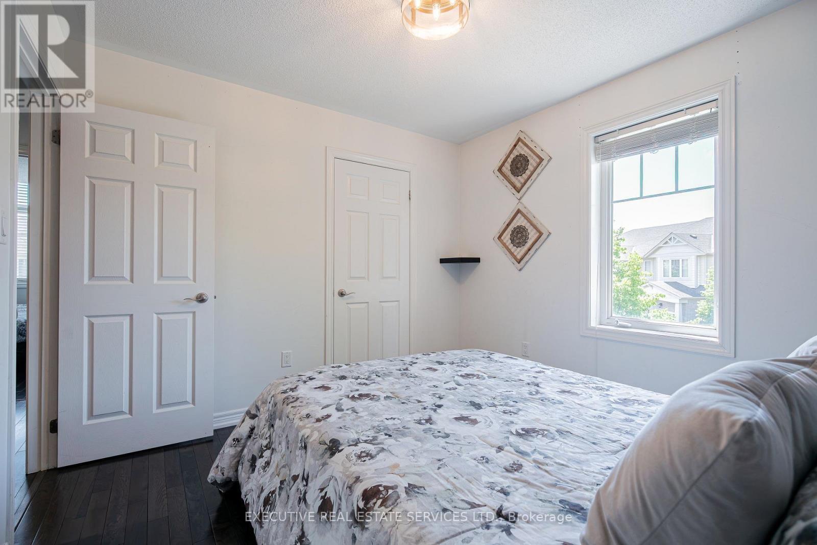 2 Nectarlane Avenue, Caledon, ON - Indoor Photo Showing Bedroom