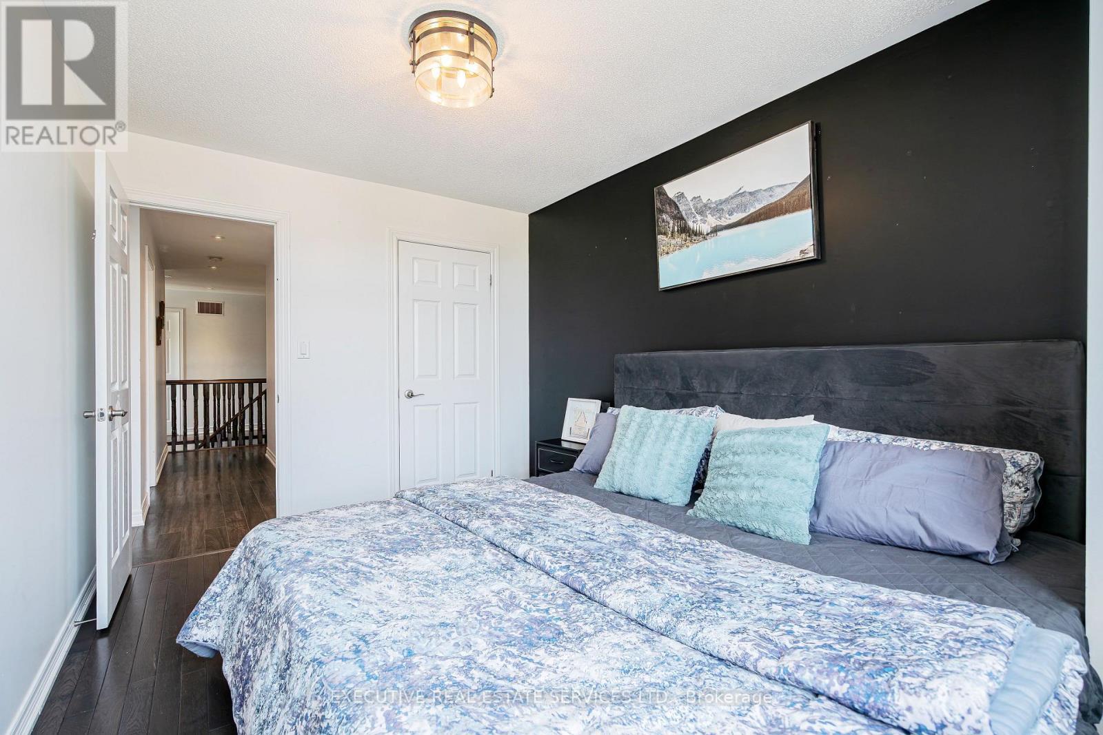 2 Nectarlane Avenue, Caledon, ON - Indoor Photo Showing Bedroom