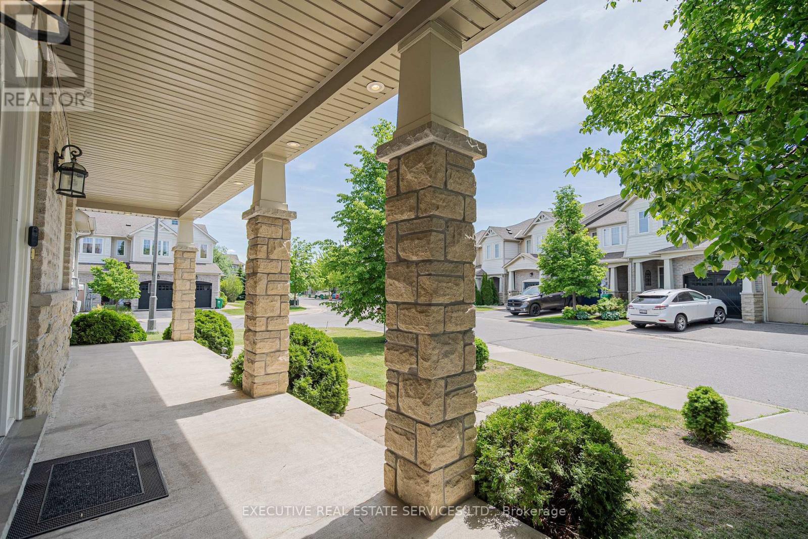 2 Nectarlane Avenue, Caledon, ON - Outdoor With Facade