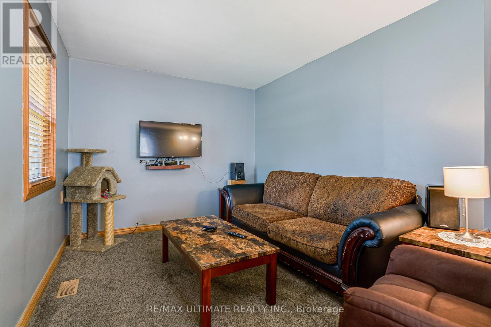 632 Trethewey Drive, Toronto, ON - Indoor Photo Showing Living Room