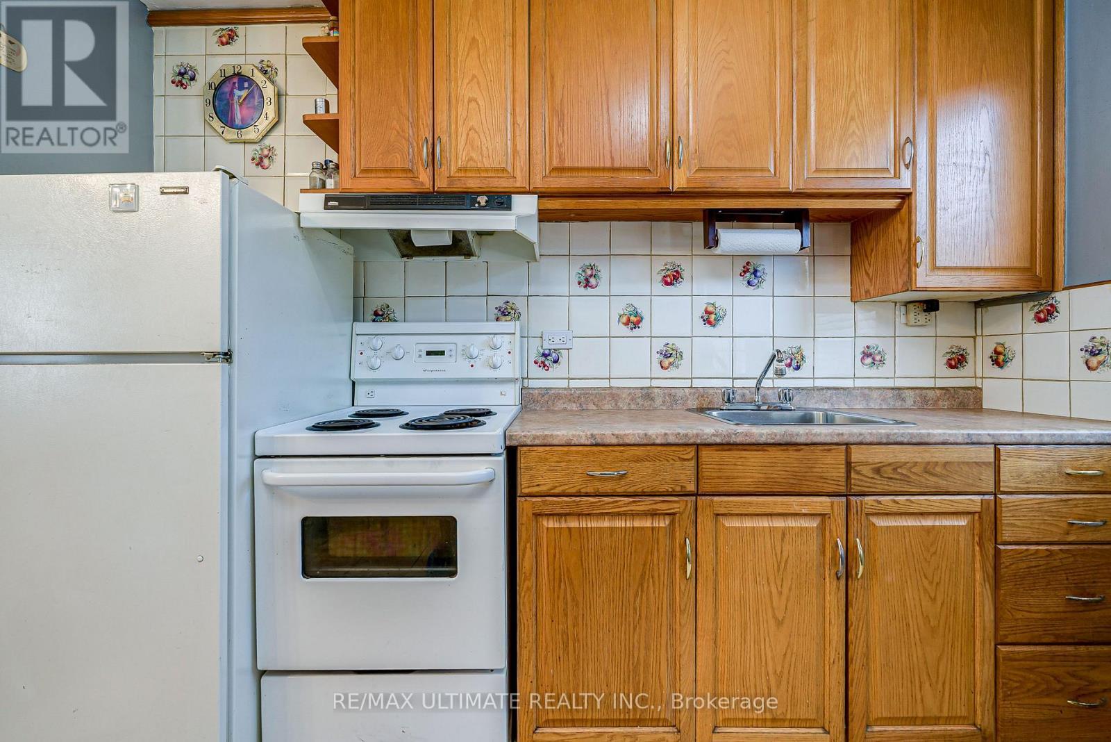 632 Trethewey Drive, Toronto, ON - Indoor Photo Showing Kitchen
