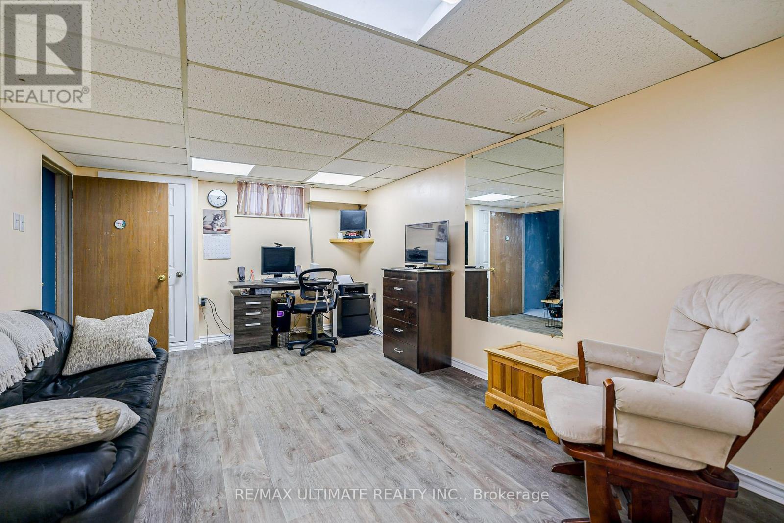 632 Trethewey Drive, Toronto, ON - Indoor