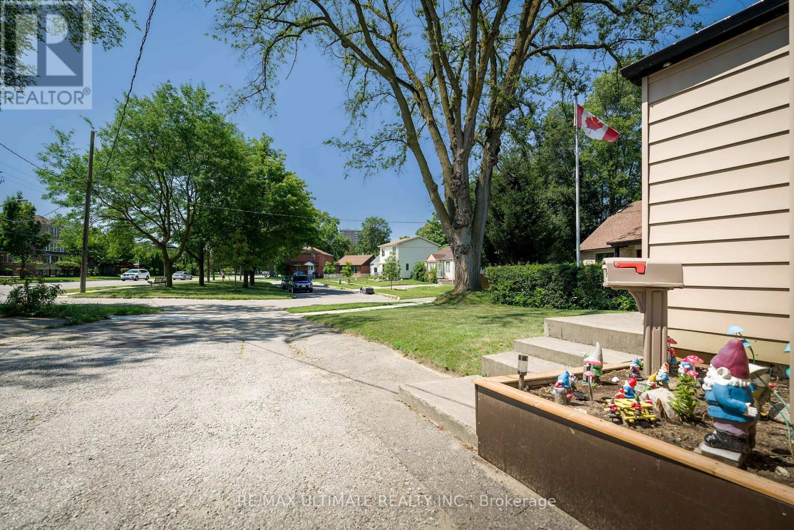 632 Trethewey Drive, Toronto, ON - Outdoor