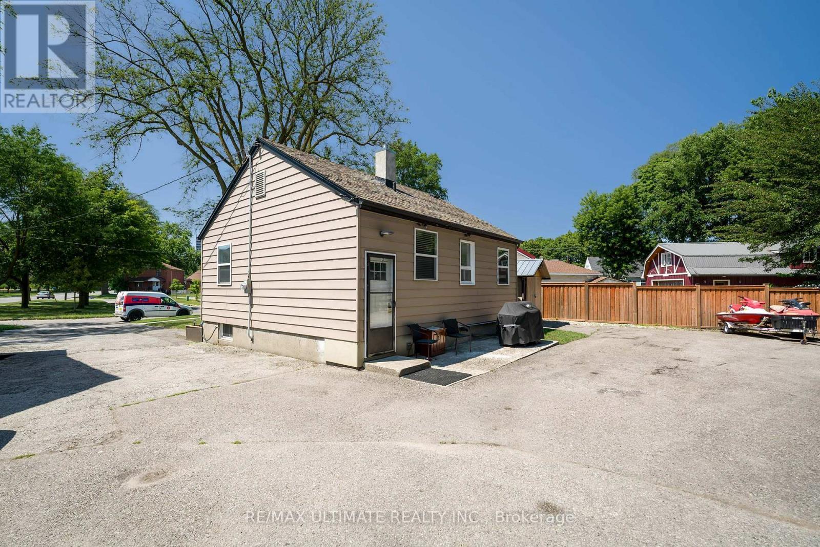 632 Trethewey Drive, Toronto, ON - Outdoor