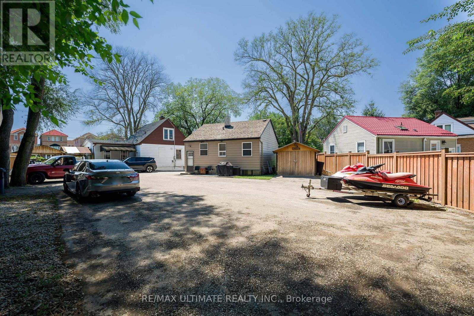 632 Trethewey Drive, Toronto, ON - Outdoor