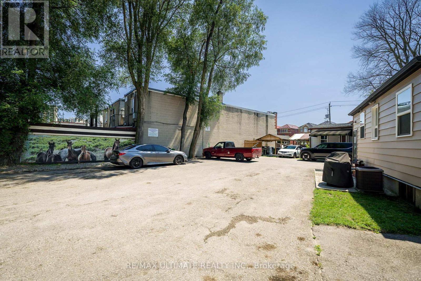 632 Trethewey Drive, Toronto, ON - Outdoor