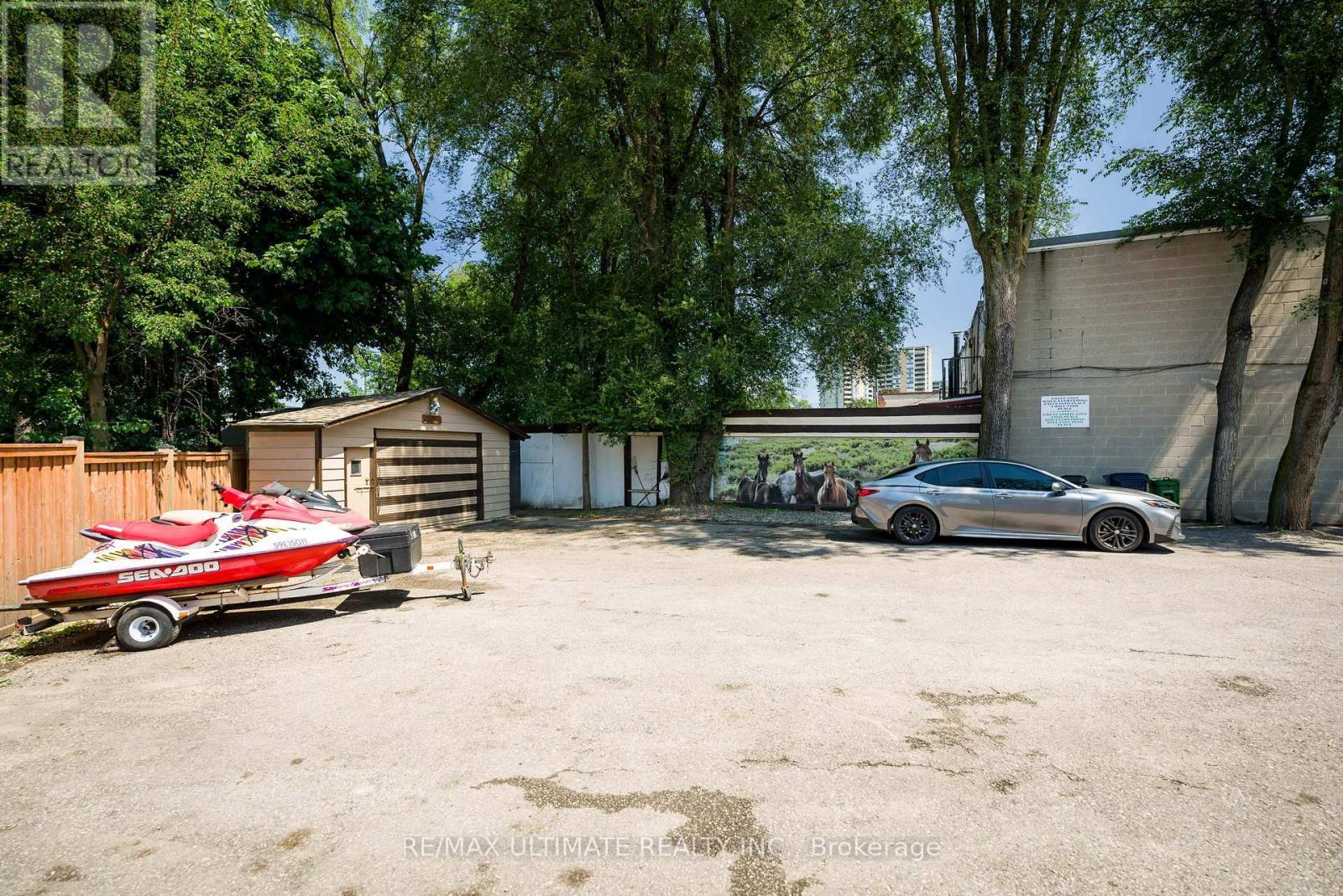 632 Trethewey Drive, Toronto, ON - Outdoor