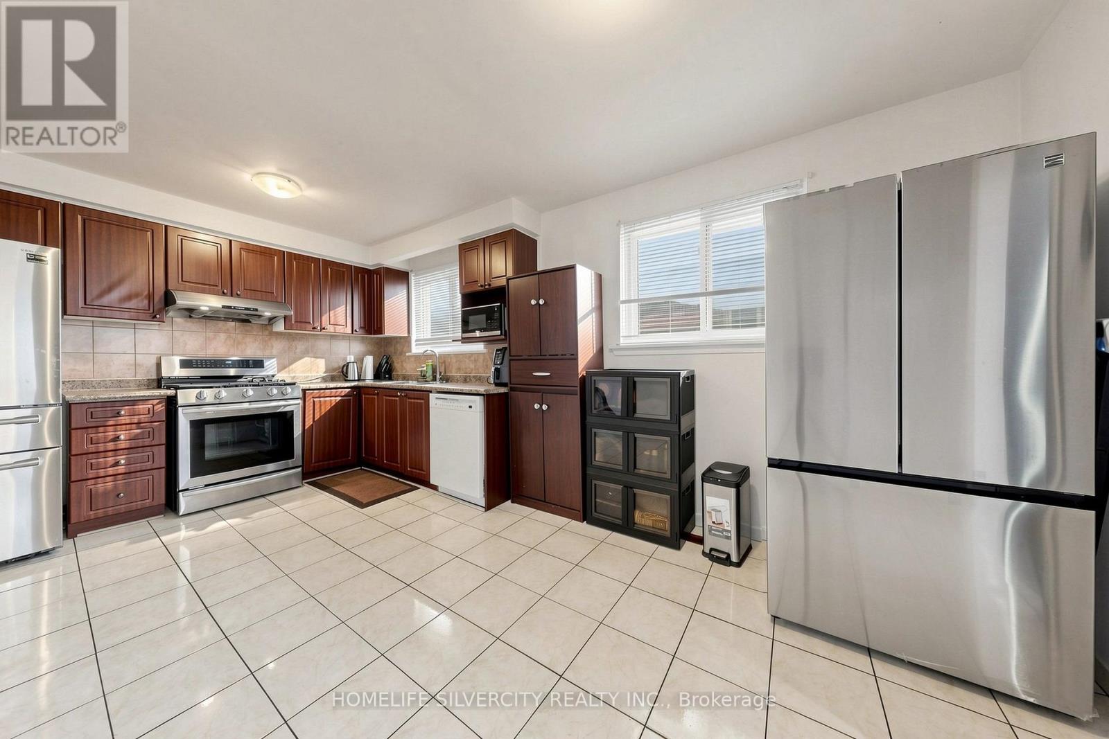 3126 Redbank Crescent, Mississauga, ON - Indoor Photo Showing Kitchen