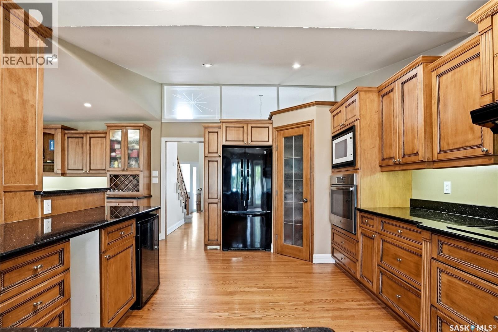 130 Mulcaster Crescent, Saskatoon, SK - Indoor Photo Showing Kitchen