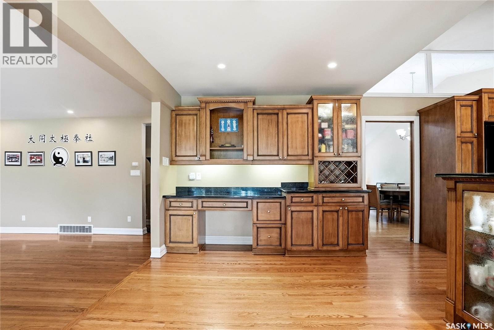 130 Mulcaster Crescent, Saskatoon, SK - Indoor Photo Showing Kitchen