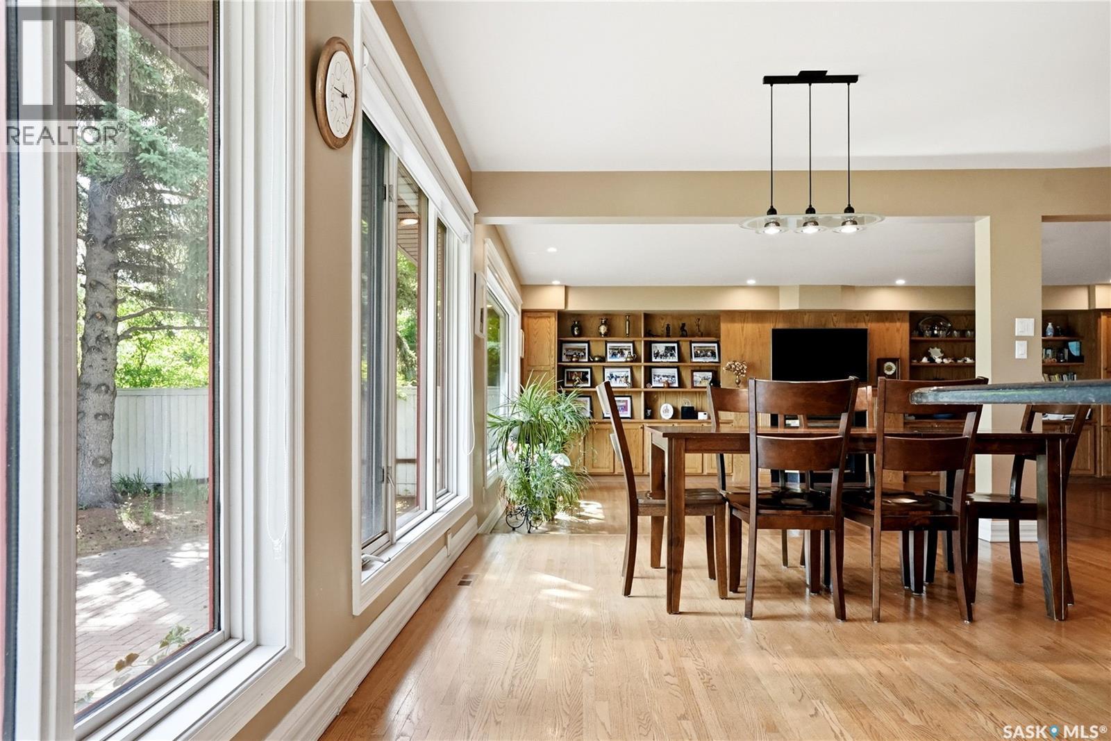 130 Mulcaster Crescent, Saskatoon, SK - Indoor Photo Showing Dining Room