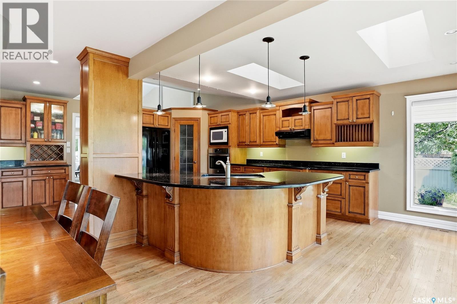 130 Mulcaster Crescent, Saskatoon, SK - Indoor Photo Showing Kitchen