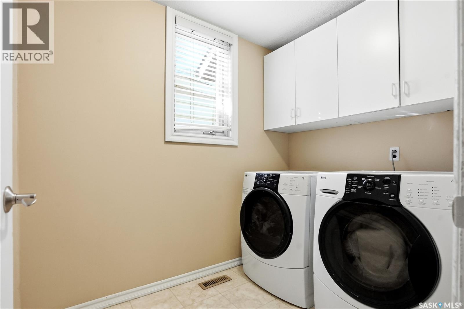 130 Mulcaster Crescent, Saskatoon, SK - Indoor Photo Showing Laundry Room