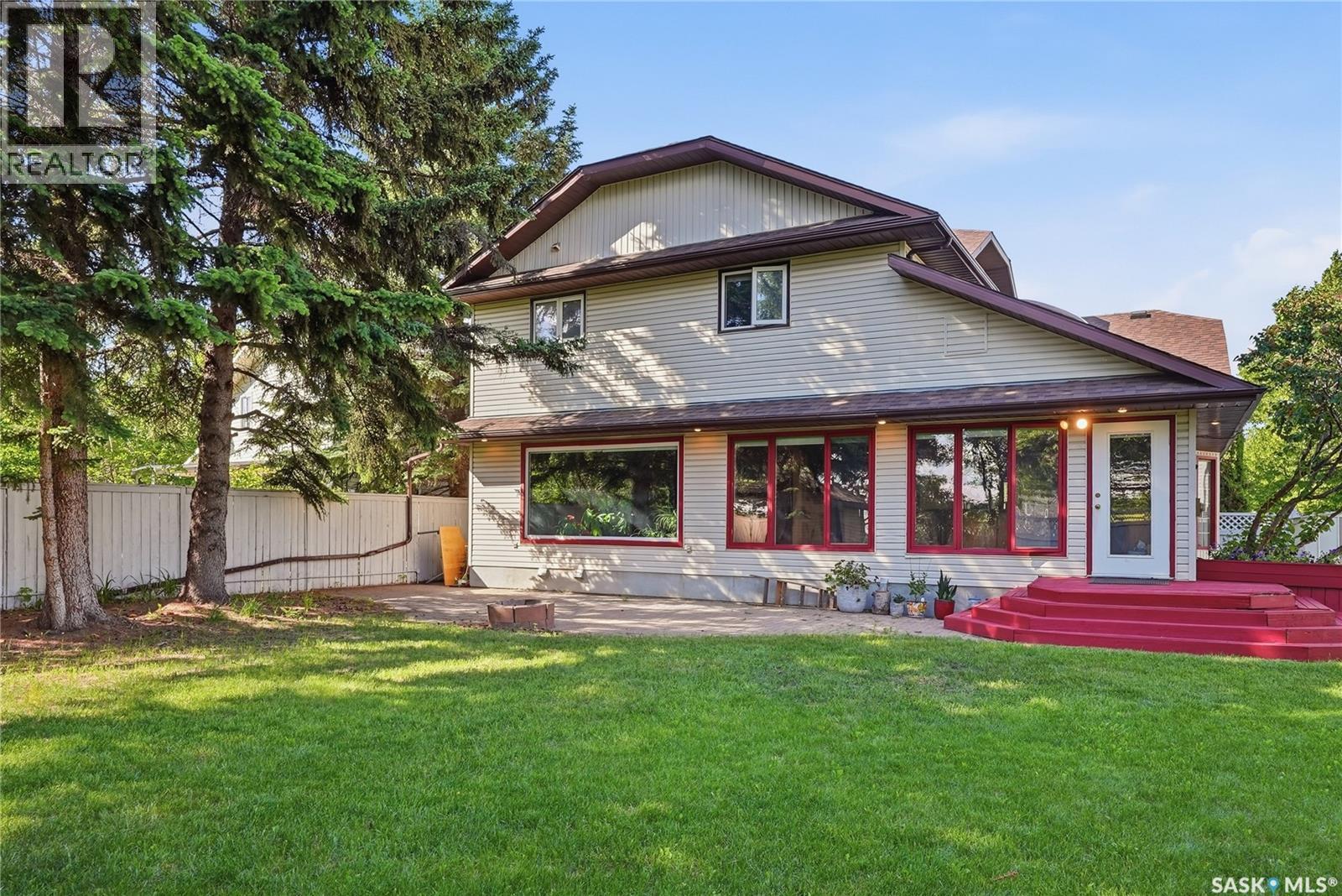 130 Mulcaster Crescent, Saskatoon, SK - Outdoor With Deck Patio Veranda