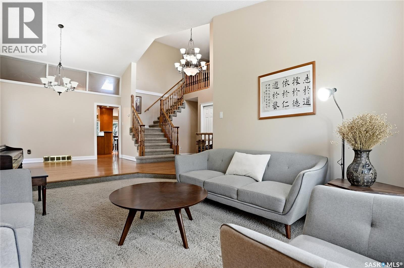 130 Mulcaster Crescent, Saskatoon, SK - Indoor Photo Showing Living Room