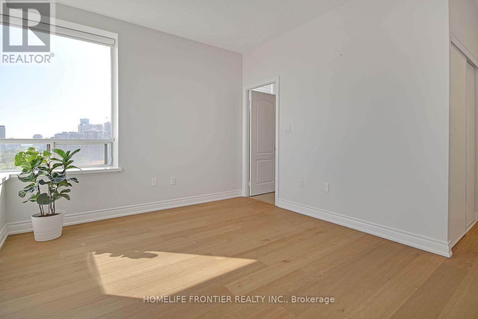 Ph12 - 88 Grandview Way, Toronto, ON - Indoor Photo Showing Other Room