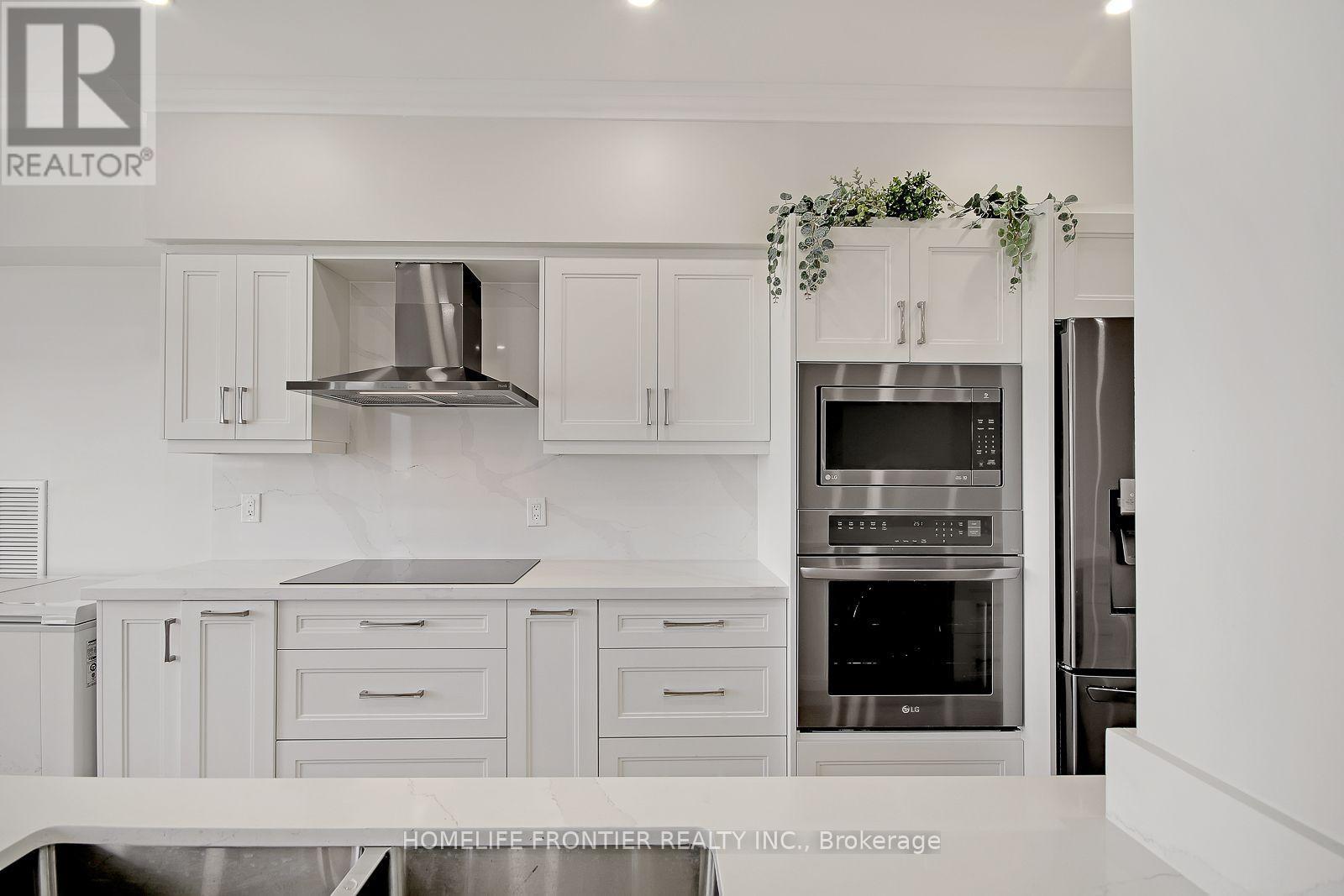 Ph12 - 88 Grandview Way, Toronto, ON - Indoor Photo Showing Kitchen