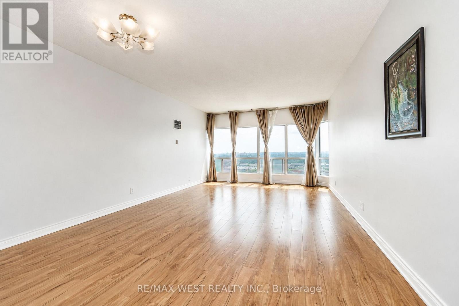 Ph103 - 8 Lee Centre Drive, Toronto, ON - Indoor Photo Showing Other Room