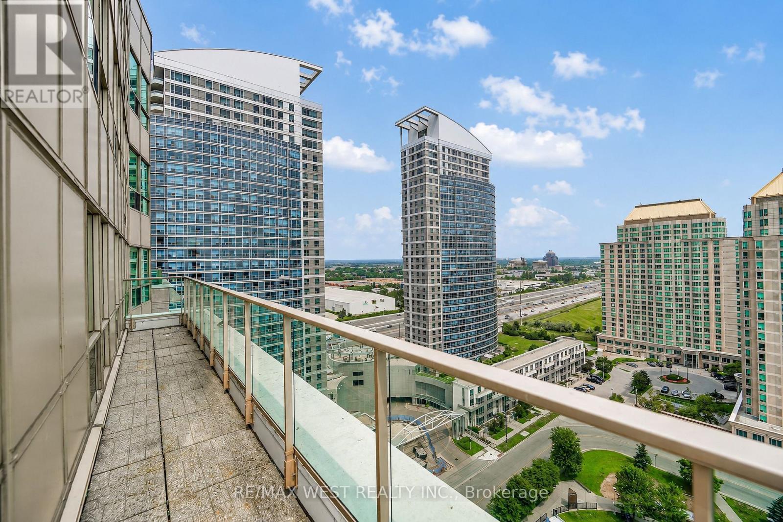 Ph103 - 8 Lee Centre Drive, Toronto, ON - Outdoor
