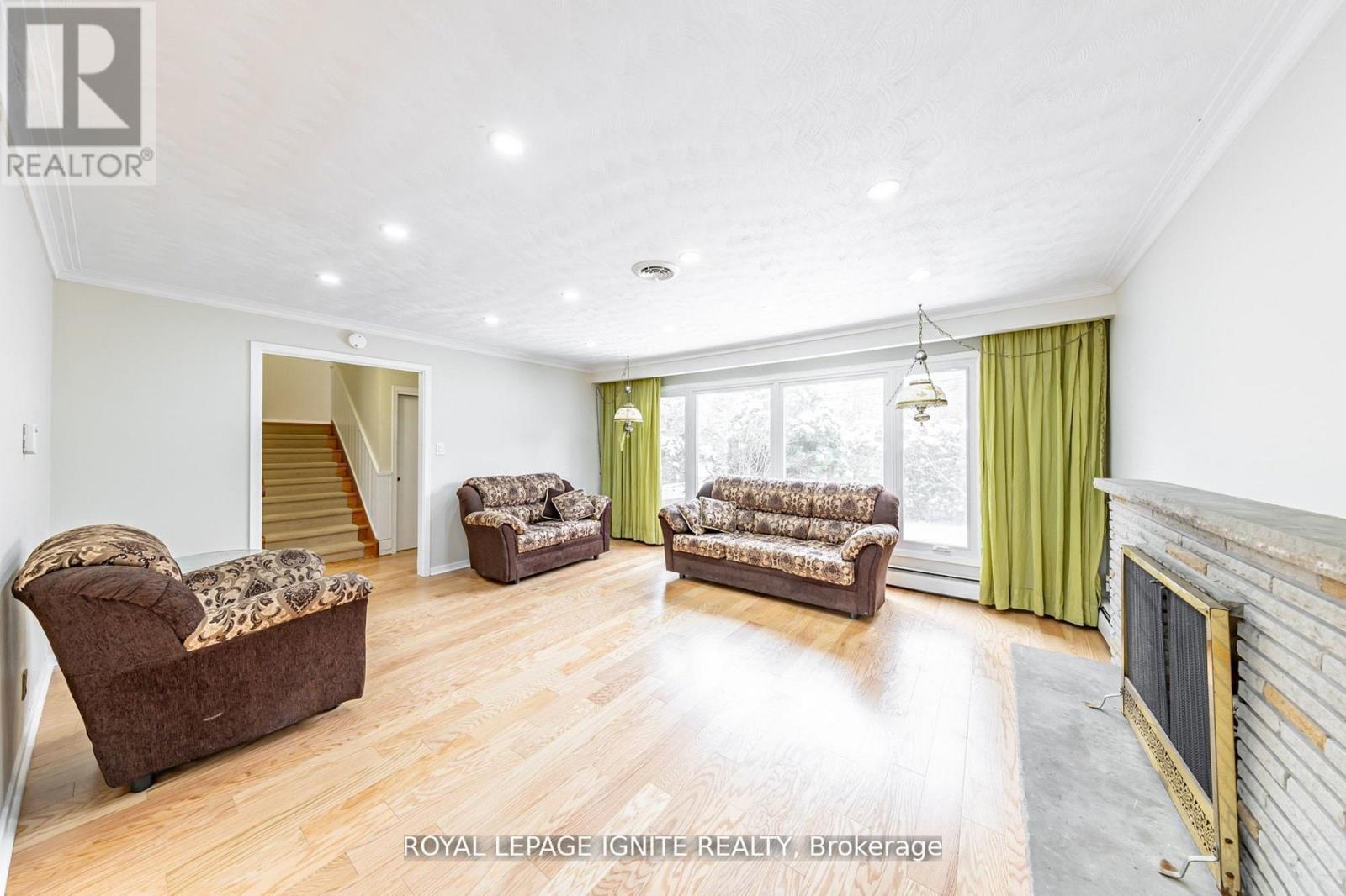 Main - 83 Deep Dene Drive, Toronto, ON - Indoor Photo Showing Other Room