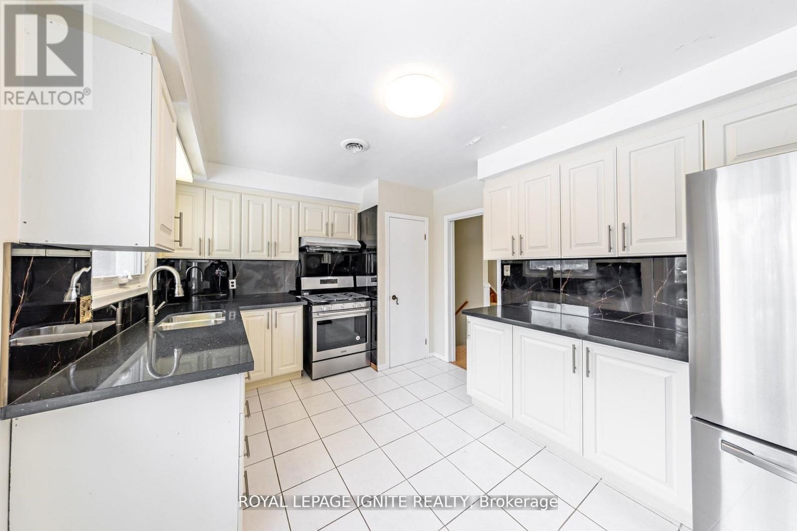 Main - 83 Deep Dene Drive, Toronto, ON - Indoor Photo Showing Kitchen