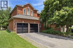 131 HUNTINGWOOD Avenue  Hamilton, ON L9H 6X5