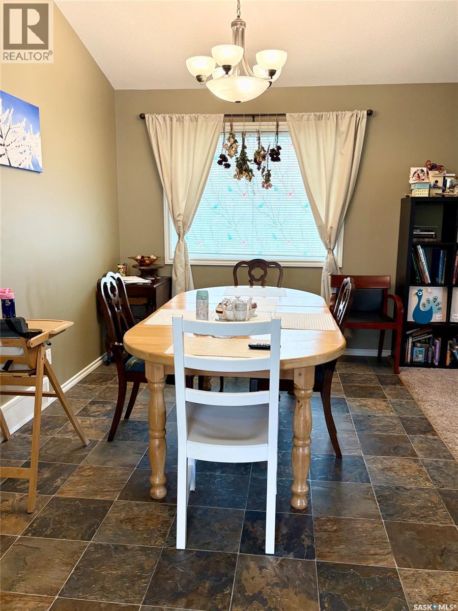 75 Agricultural Avenue, Yorkton, SK - Indoor Photo Showing Dining Room