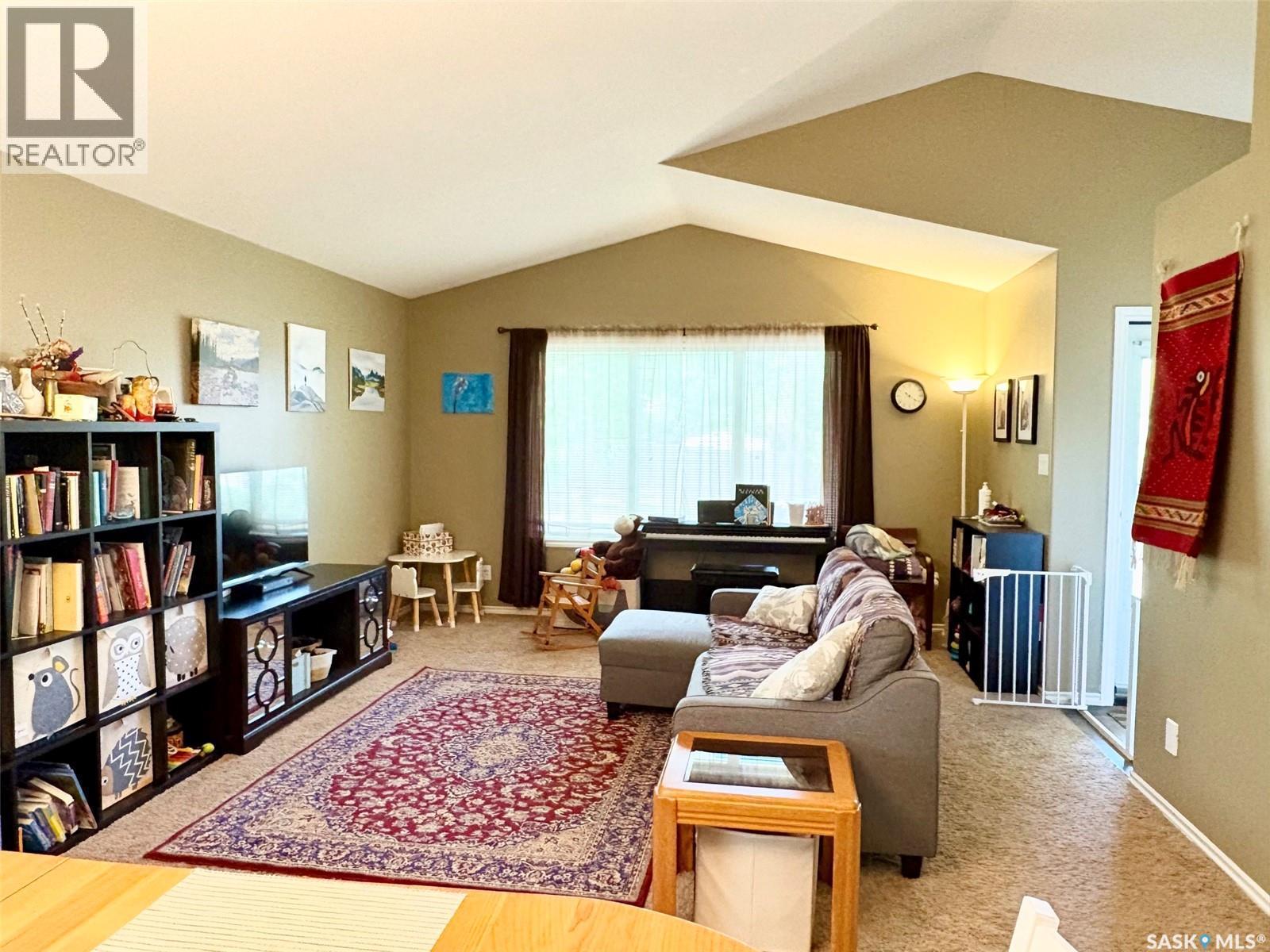 75 Agricultural Avenue, Yorkton, SK - Indoor Photo Showing Living Room