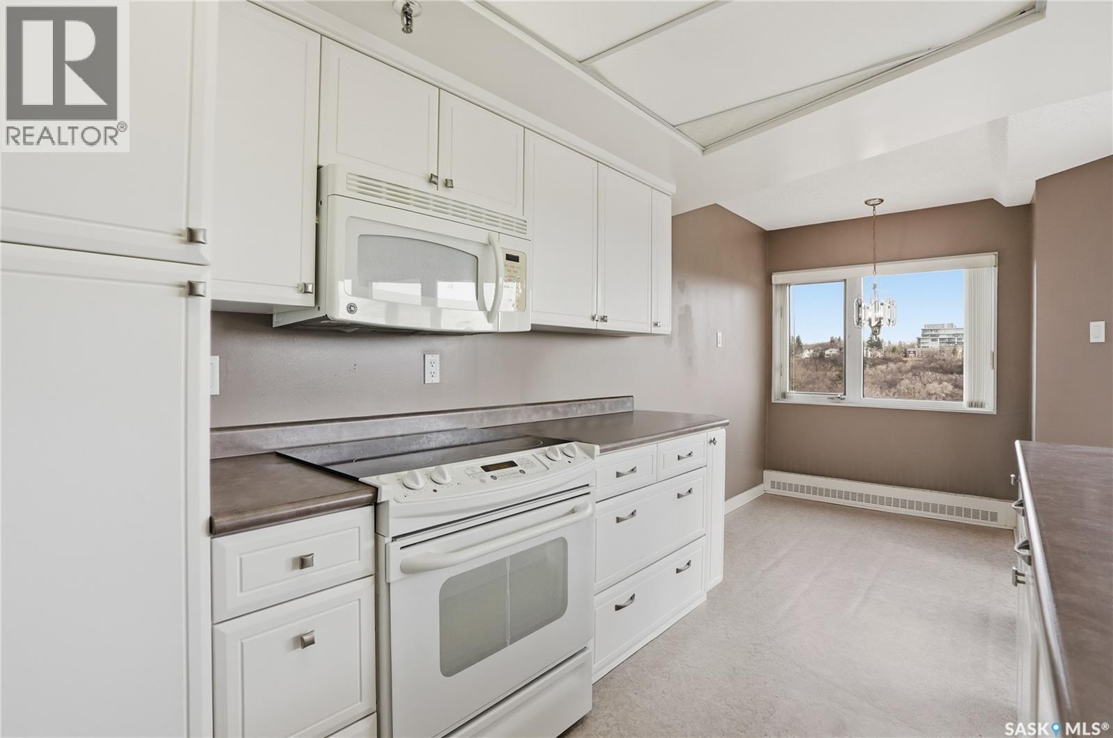650 424 Spadina Crescent E, Saskatoon, SK - Indoor Photo Showing Kitchen