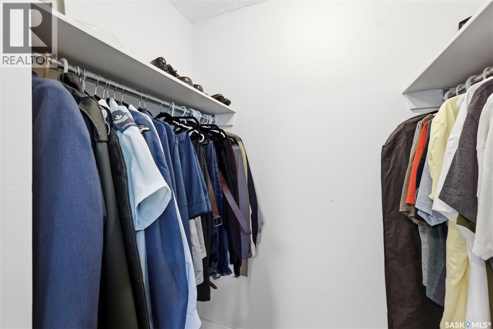 A & B 414 Gardiner Place, Saskatoon, SK - Indoor With Storage