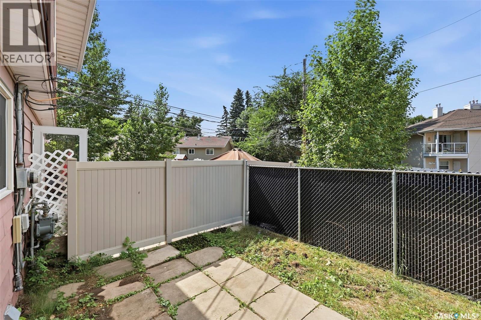 A & B 414 Gardiner Place, Saskatoon, SK - Outdoor