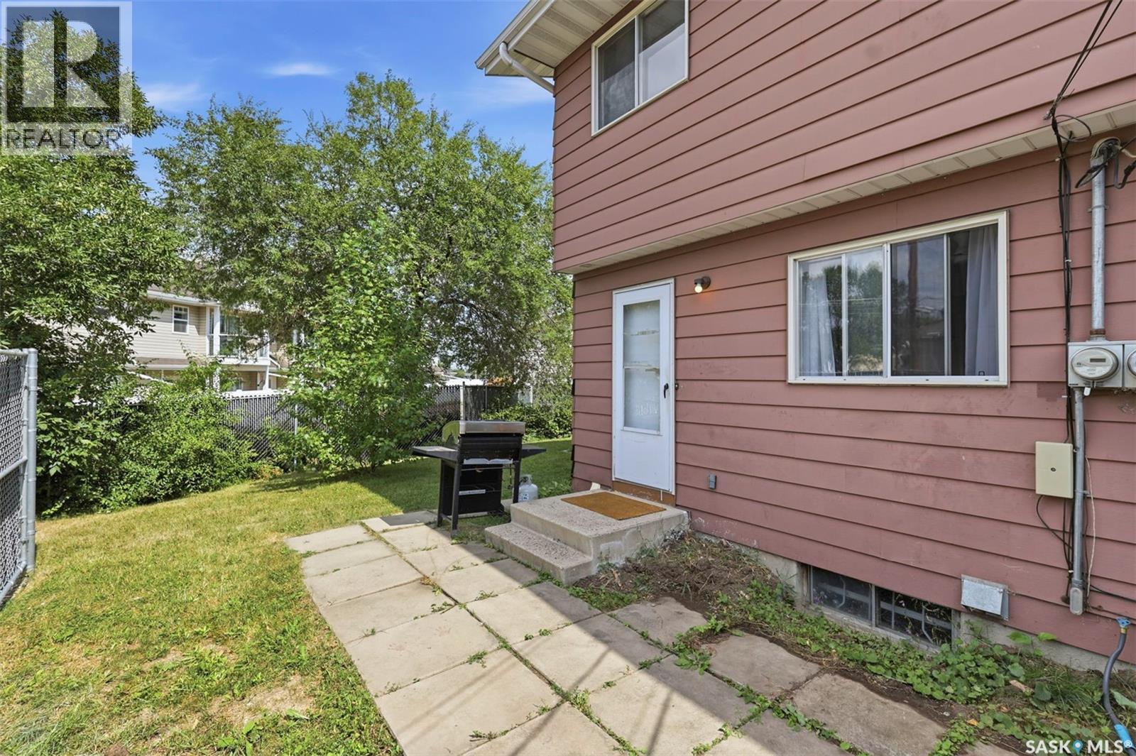 A & B 414 Gardiner Place, Saskatoon, SK - Outdoor With Exterior