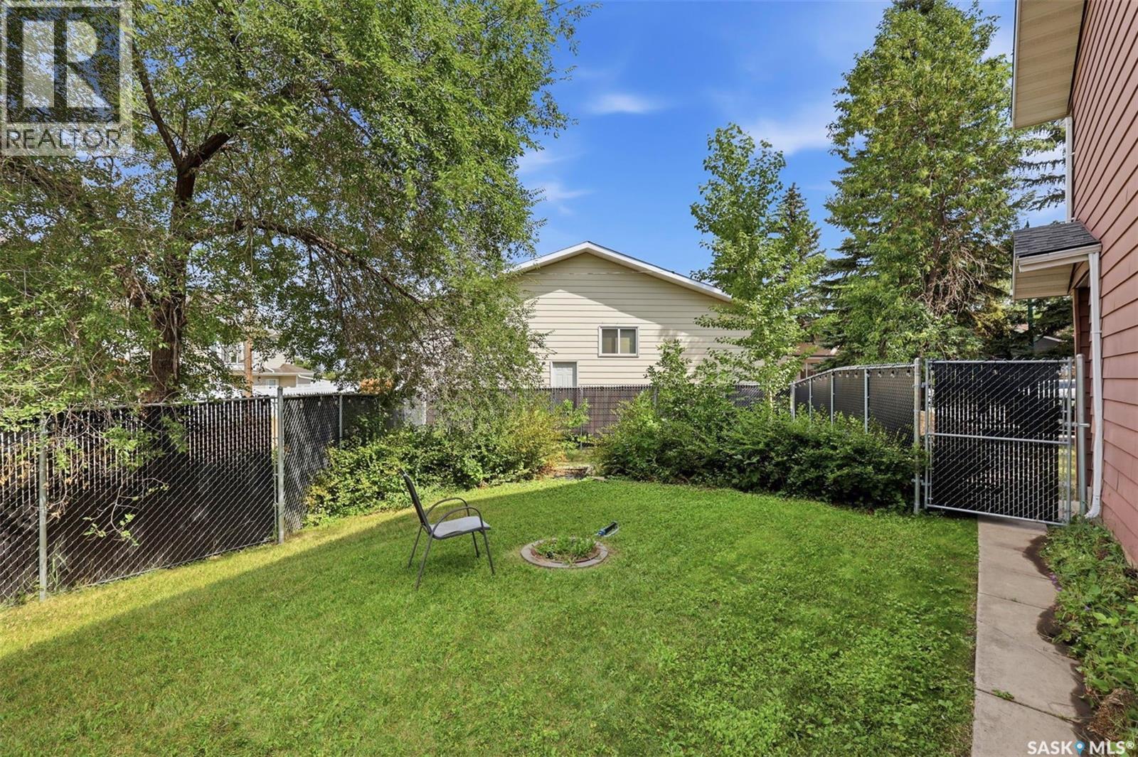 A & B 414 Gardiner Place, Saskatoon, SK - Outdoor