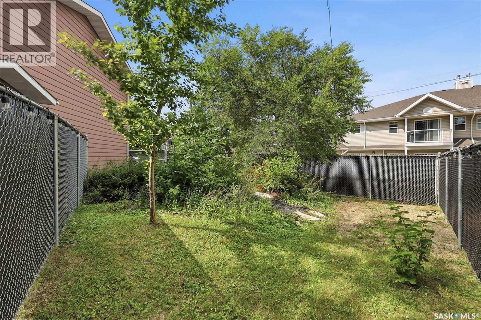 A & B 414 Gardiner Place, Saskatoon, SK - Outdoor