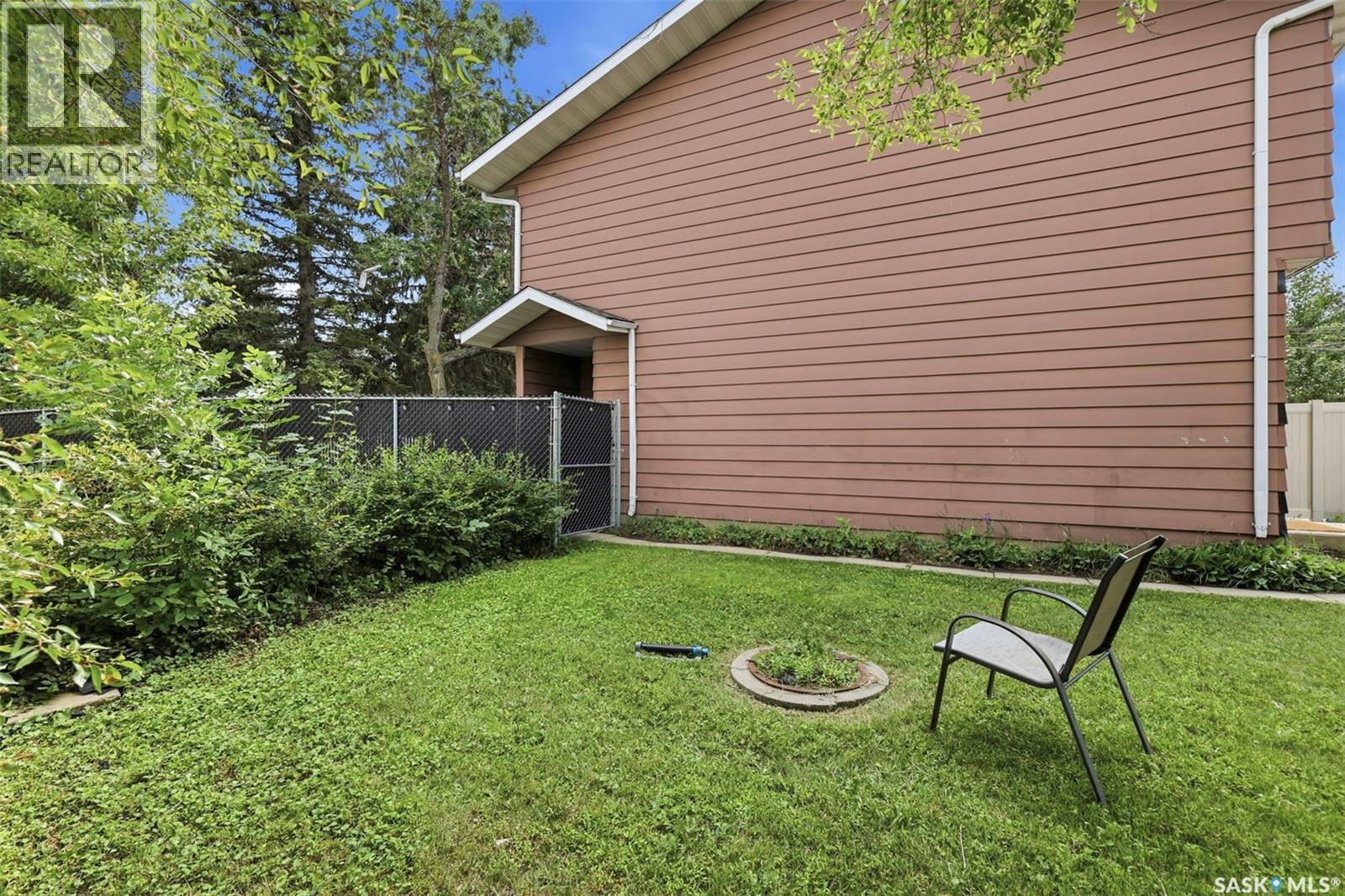 A & B 414 Gardiner Place, Saskatoon, SK - Outdoor