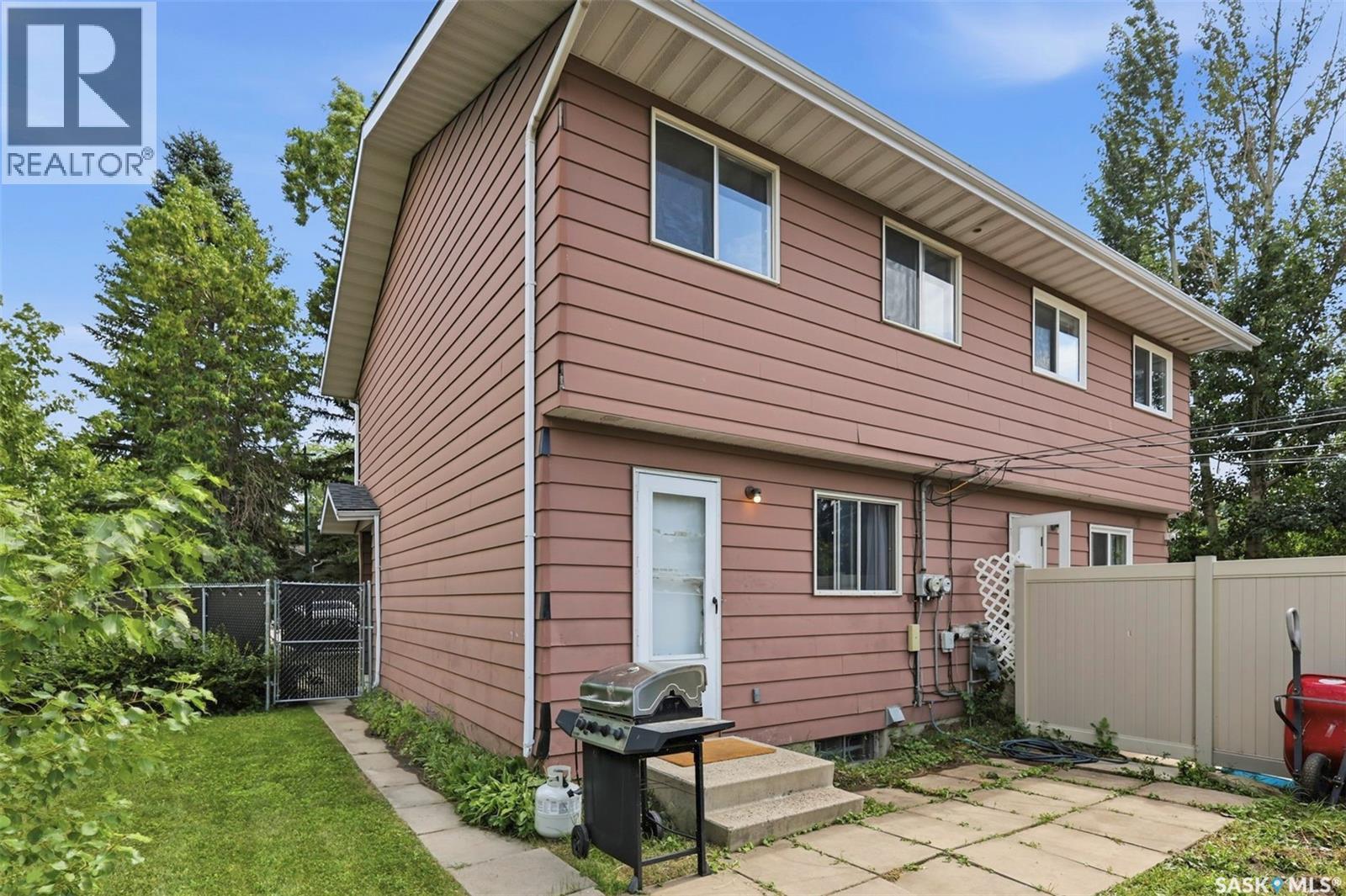 A & B 414 Gardiner Place, Saskatoon, SK - Outdoor