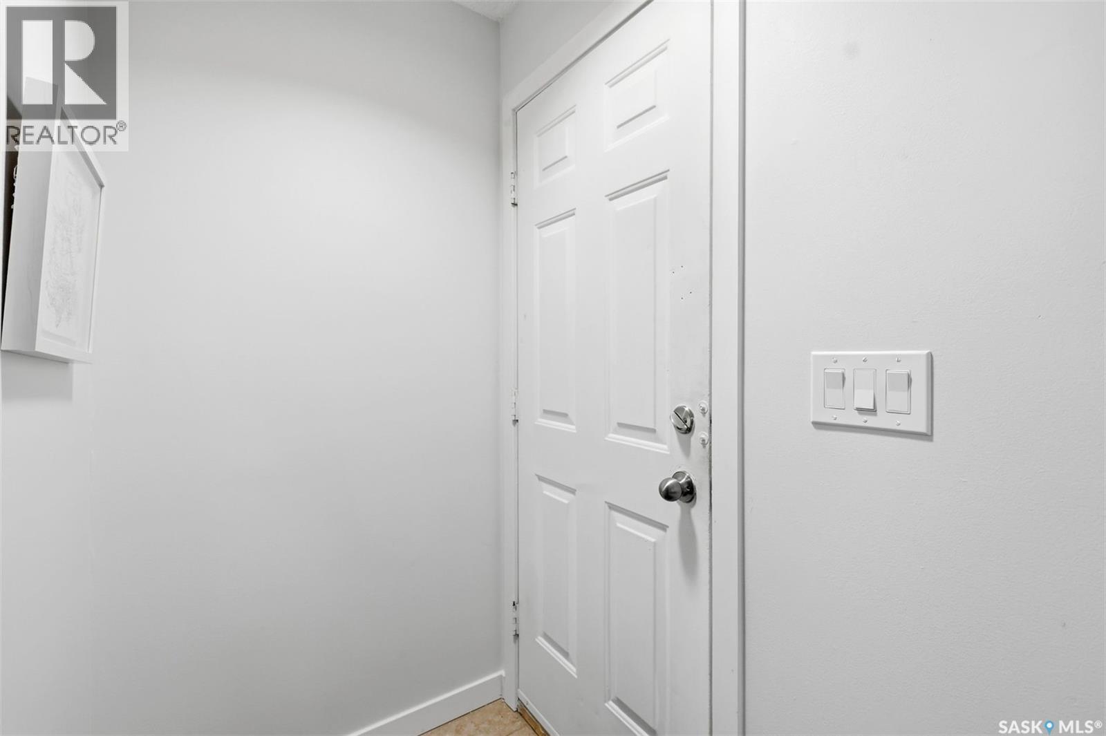 A & B 414 Gardiner Place, Saskatoon, SK - Indoor Photo Showing Other Room