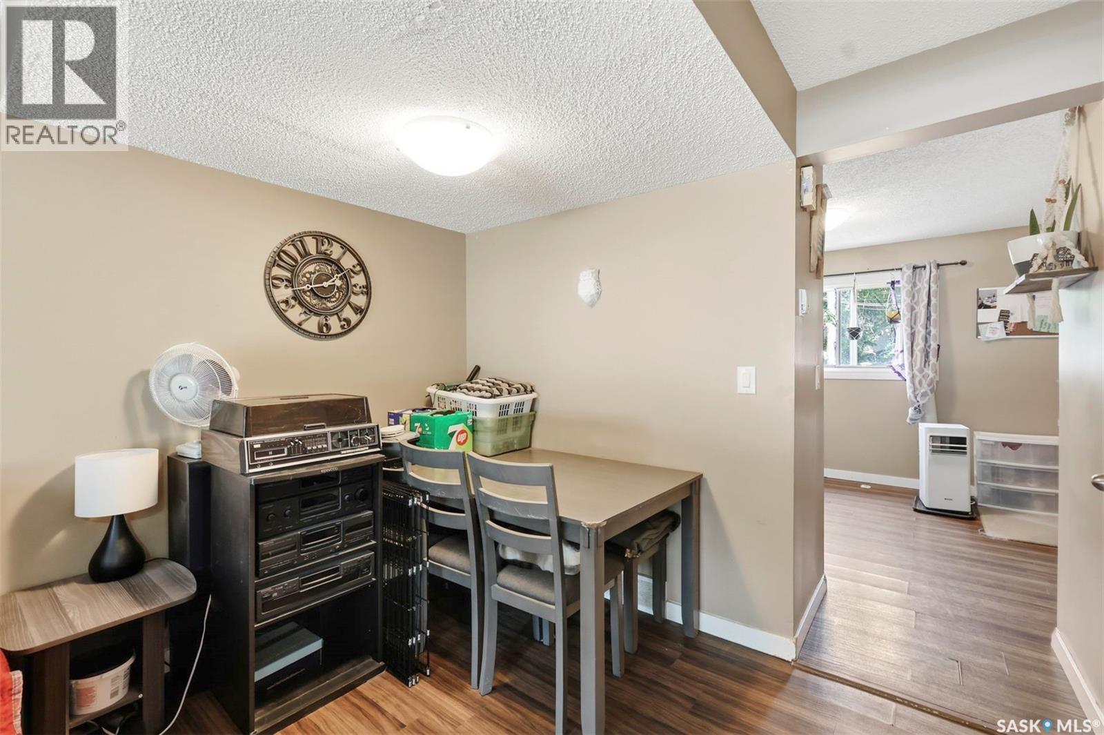 A & B 414 Gardiner Place, Saskatoon, SK - Indoor