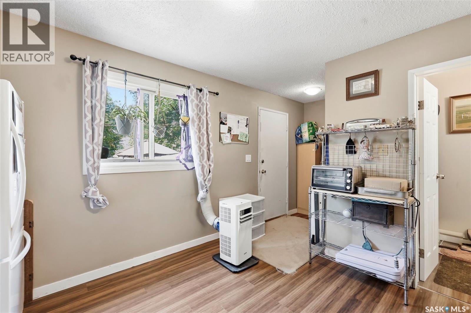 A & B 414 Gardiner Place, Saskatoon, SK - Indoor