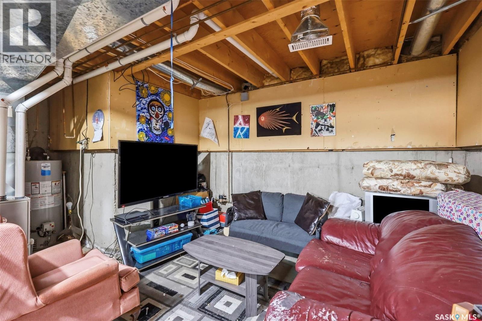 A & B 414 Gardiner Place, Saskatoon, SK - Indoor